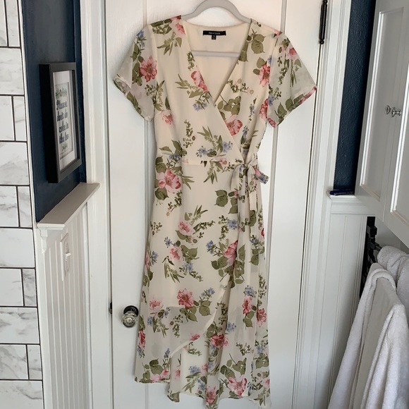 New Look Floral Wrap dress - Picture 1 of 6